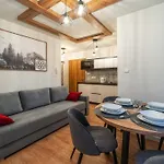 E Z Sauna, Sun & Snow Apartman *