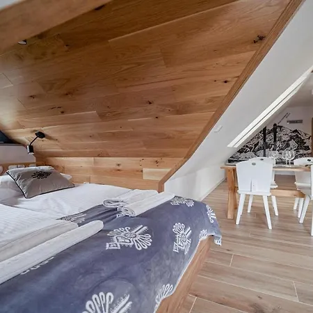 E Z Sauna, Sun & Snow Lägenhet *